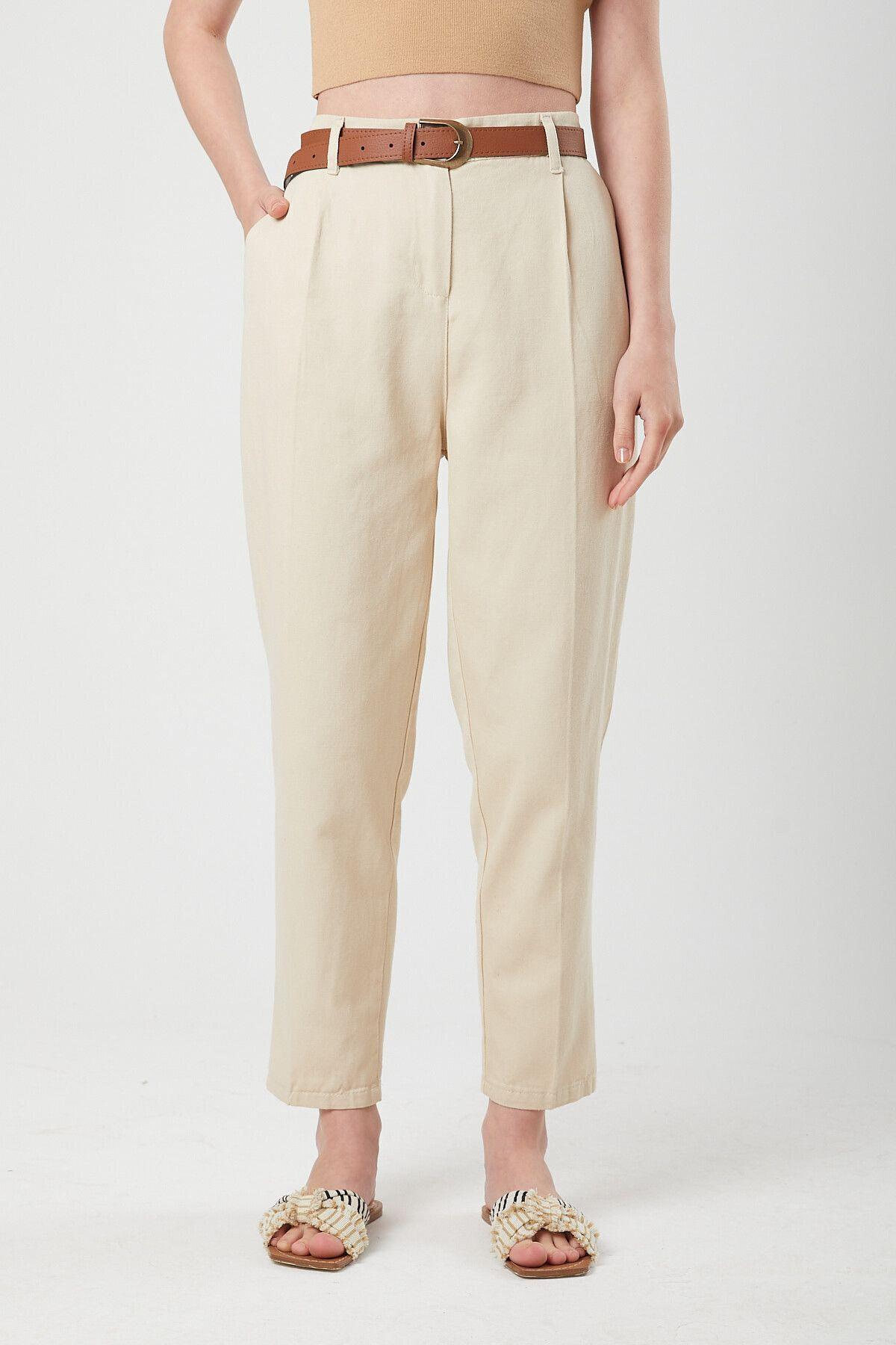 3657-kadin-kemerli-havuc-pantolon-bej-a345-9.jpg