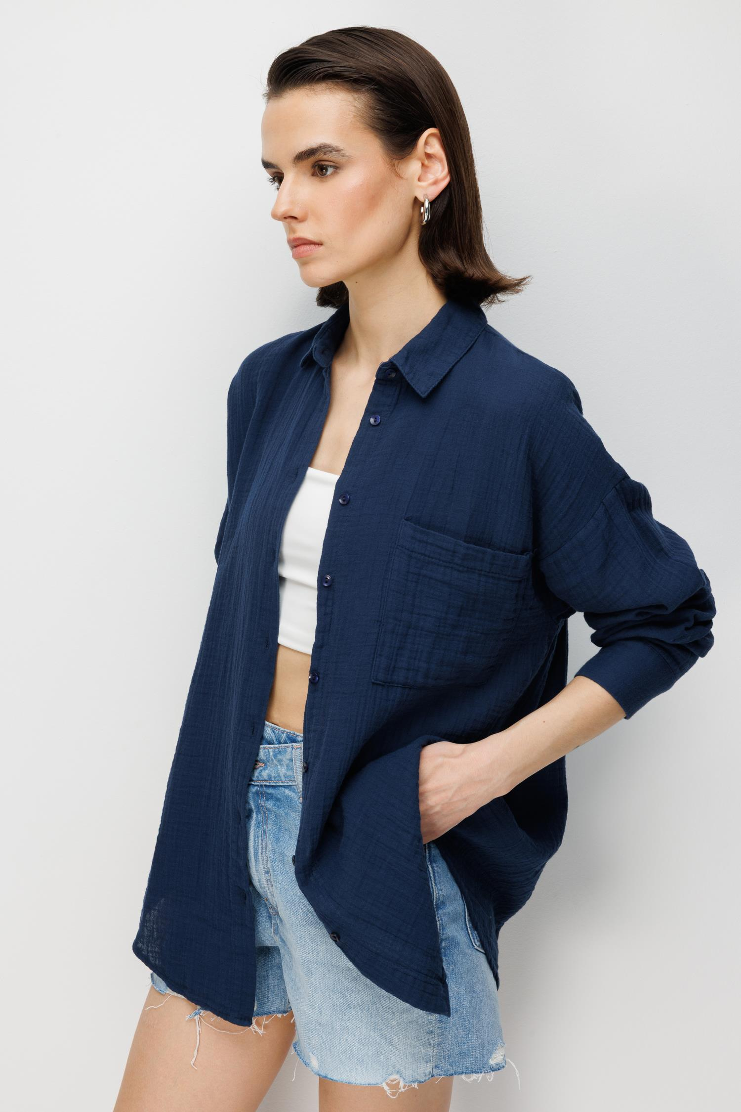 3833 Kadın Oversize Cepli Müslin Gömlek Lacivert