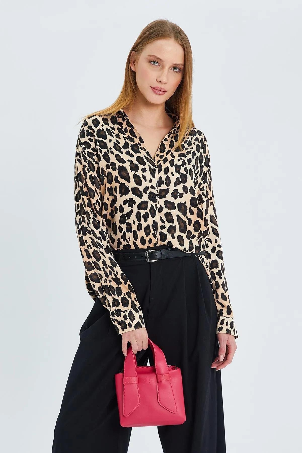 4106 Leopar Desen Saten Gömlek Bej