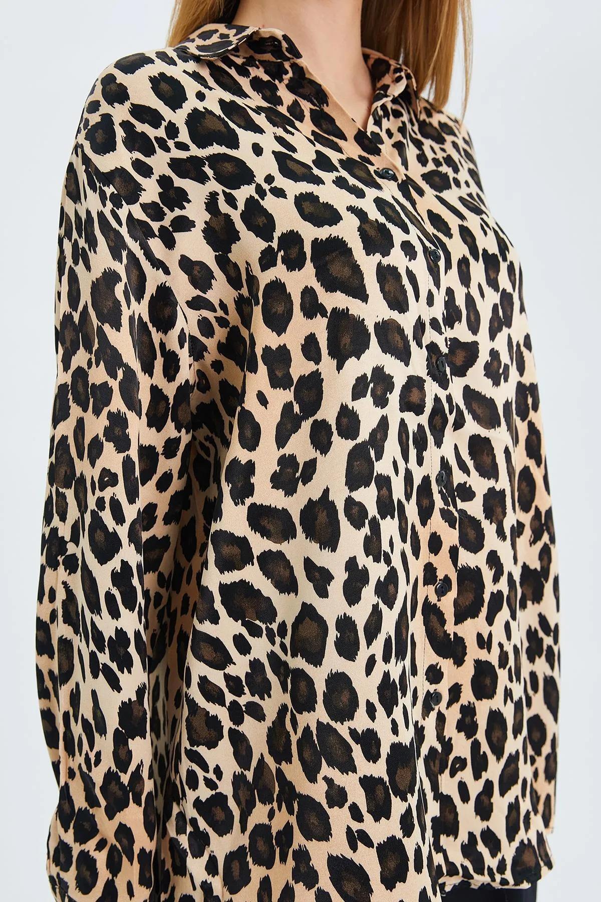 4106 Leopar Desen Saten Gömlek Bej
