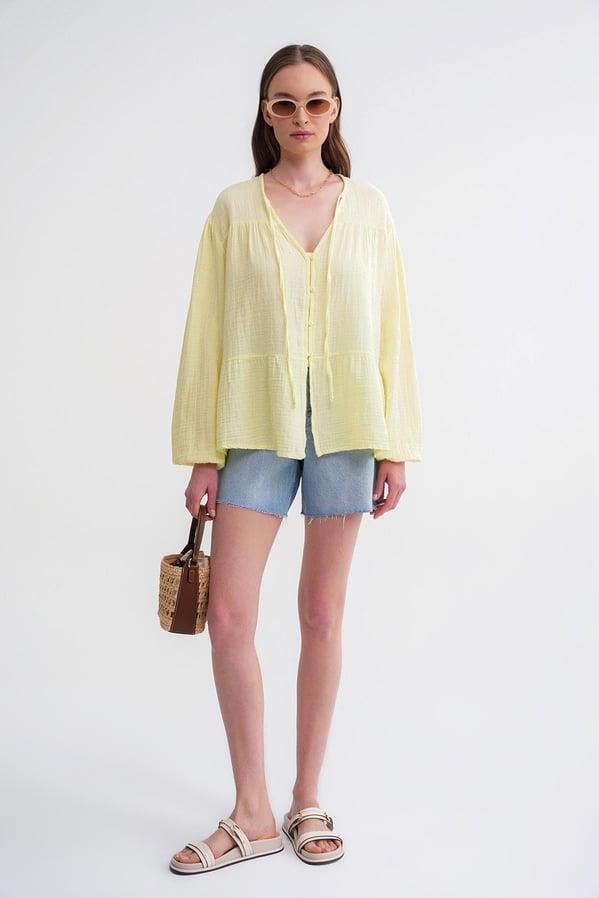 4563 Kadın Yakası Bağlamalı Kolu Lastikli Bol Müslin Gömlek Pastel Sarısı