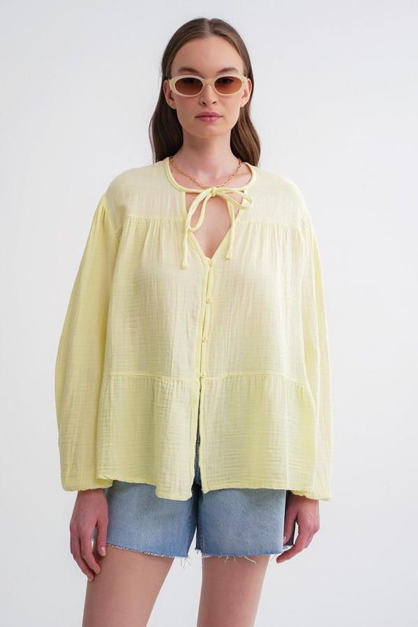 4563 Kadın Yakası Bağlamalı Kolu Lastikli Bol Müslin Gömlek Pastel Sarısı
