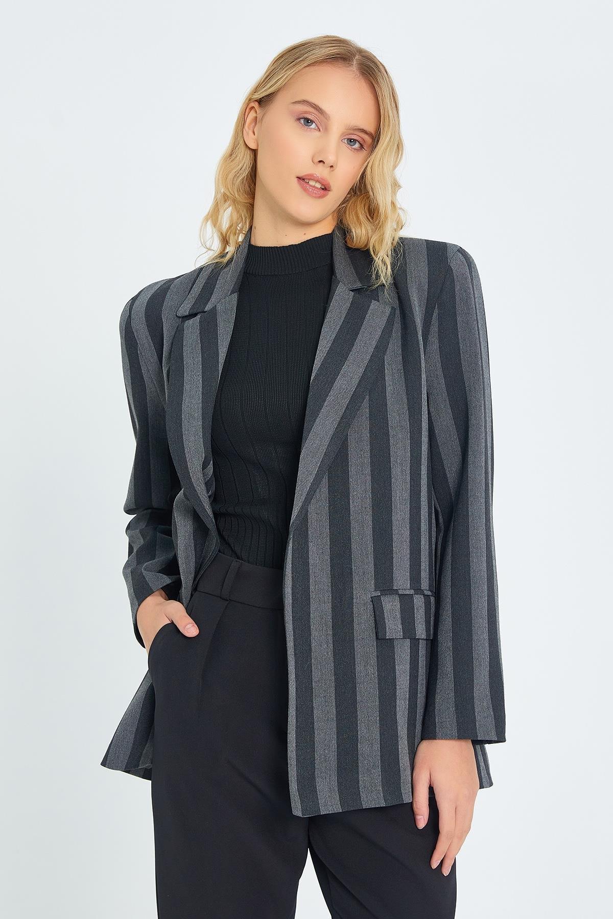 4577-kadin-kalin-cizgili-blazer-ceket--8ad0-6.jpg