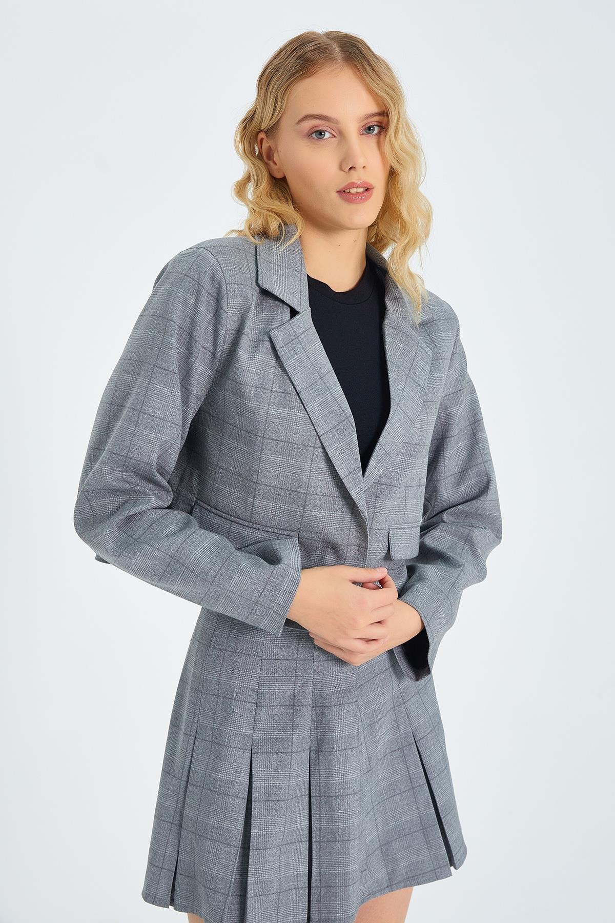 4581-kadin-ekoseli-crop-ceket-gri--ee2c3.jpg