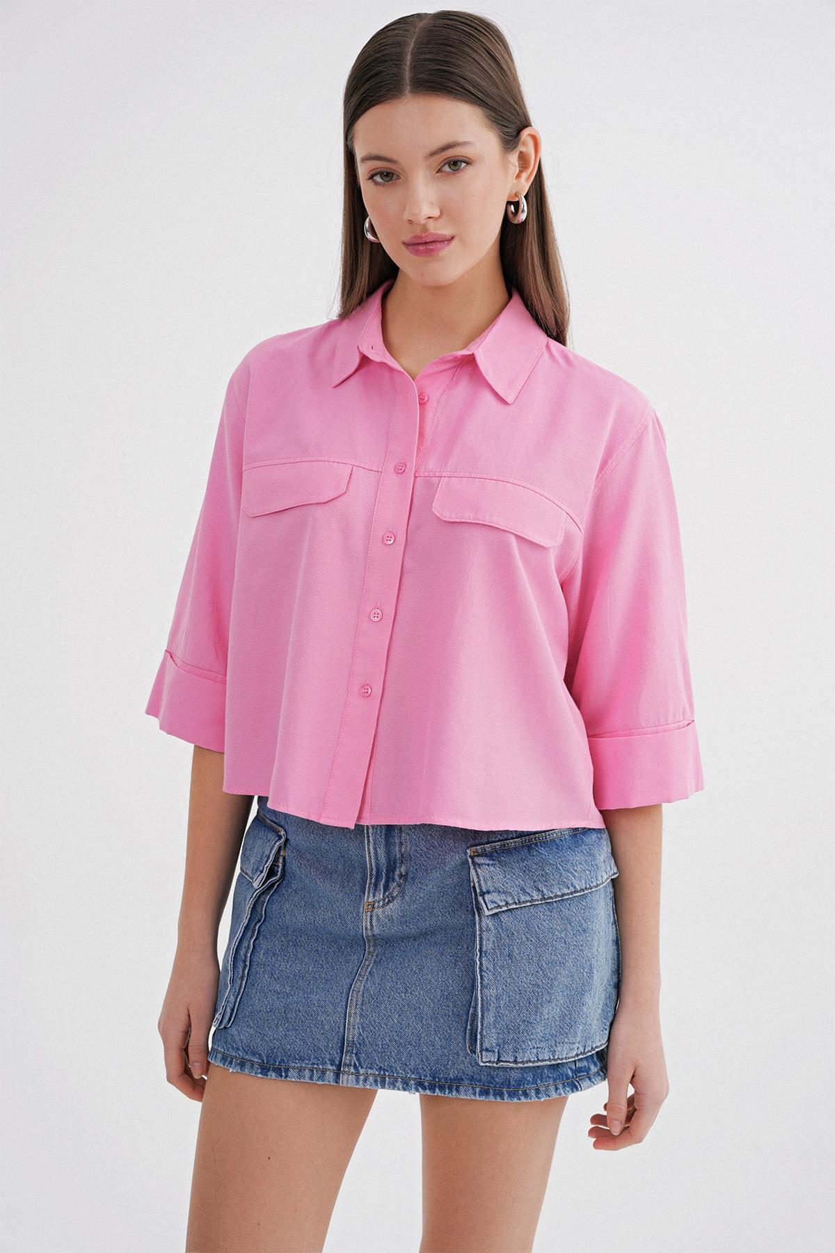 4660-kadin-kisa-kol-crop-gomlek-pembe-405-e7.jpg