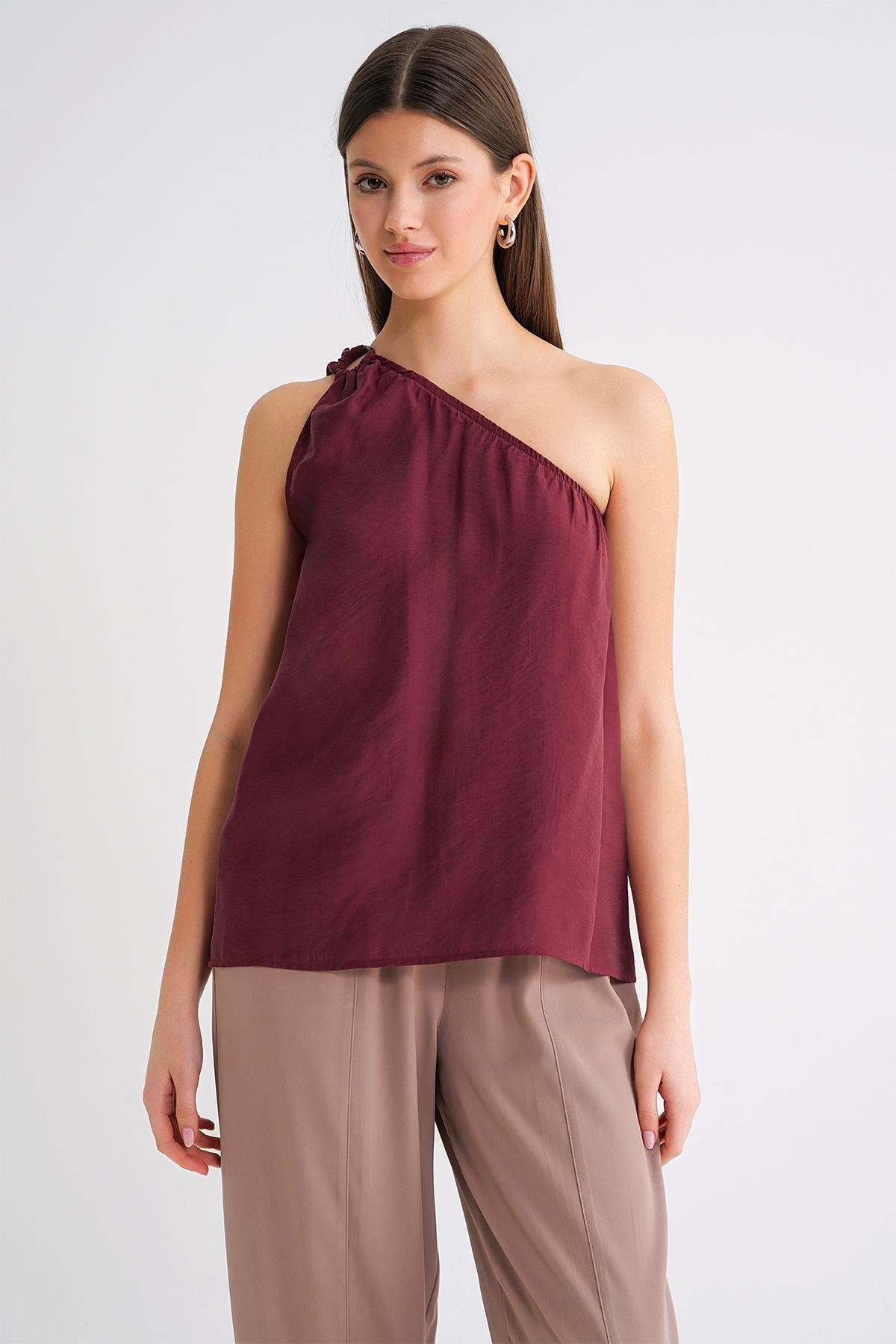 4665-kadin-tek-omuz-askili-bluz-bordo-012df1.jpg