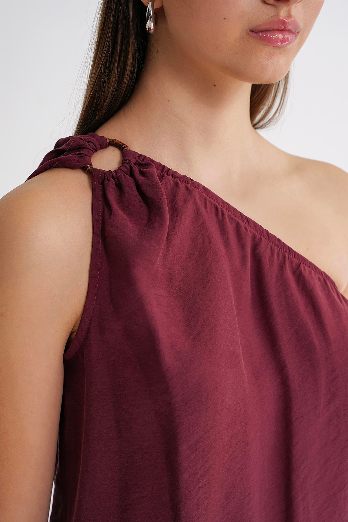 4665-kadin-tek-omuz-askili-bluz-bordo-a4156a.jpg