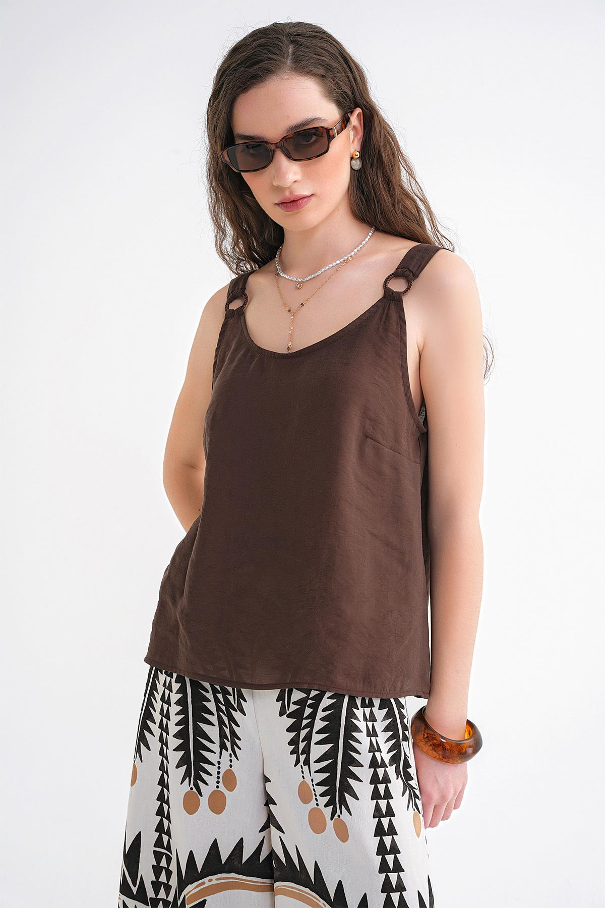 4666 Kadın Toka Detaylı Modal Bluz Kahve