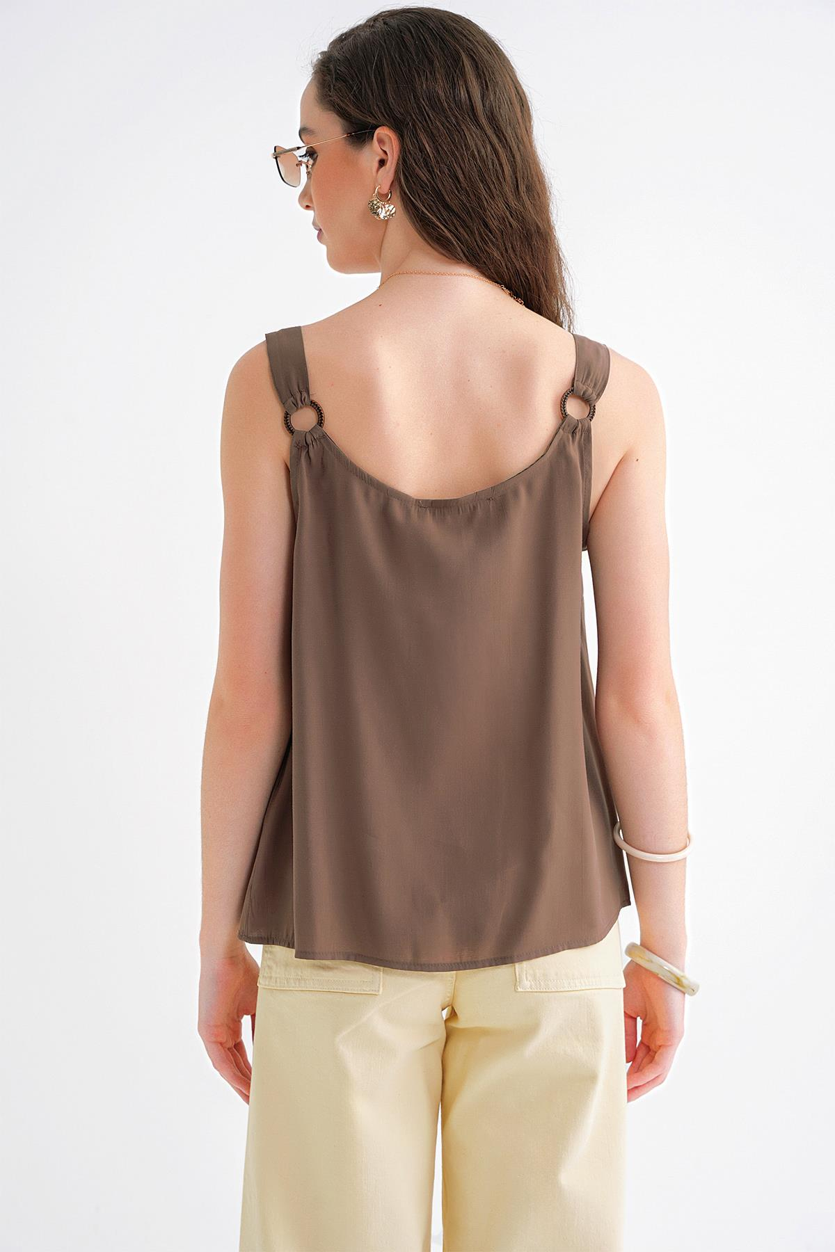 4666 Kadın Toka Detaylı Modal Bluz Moka