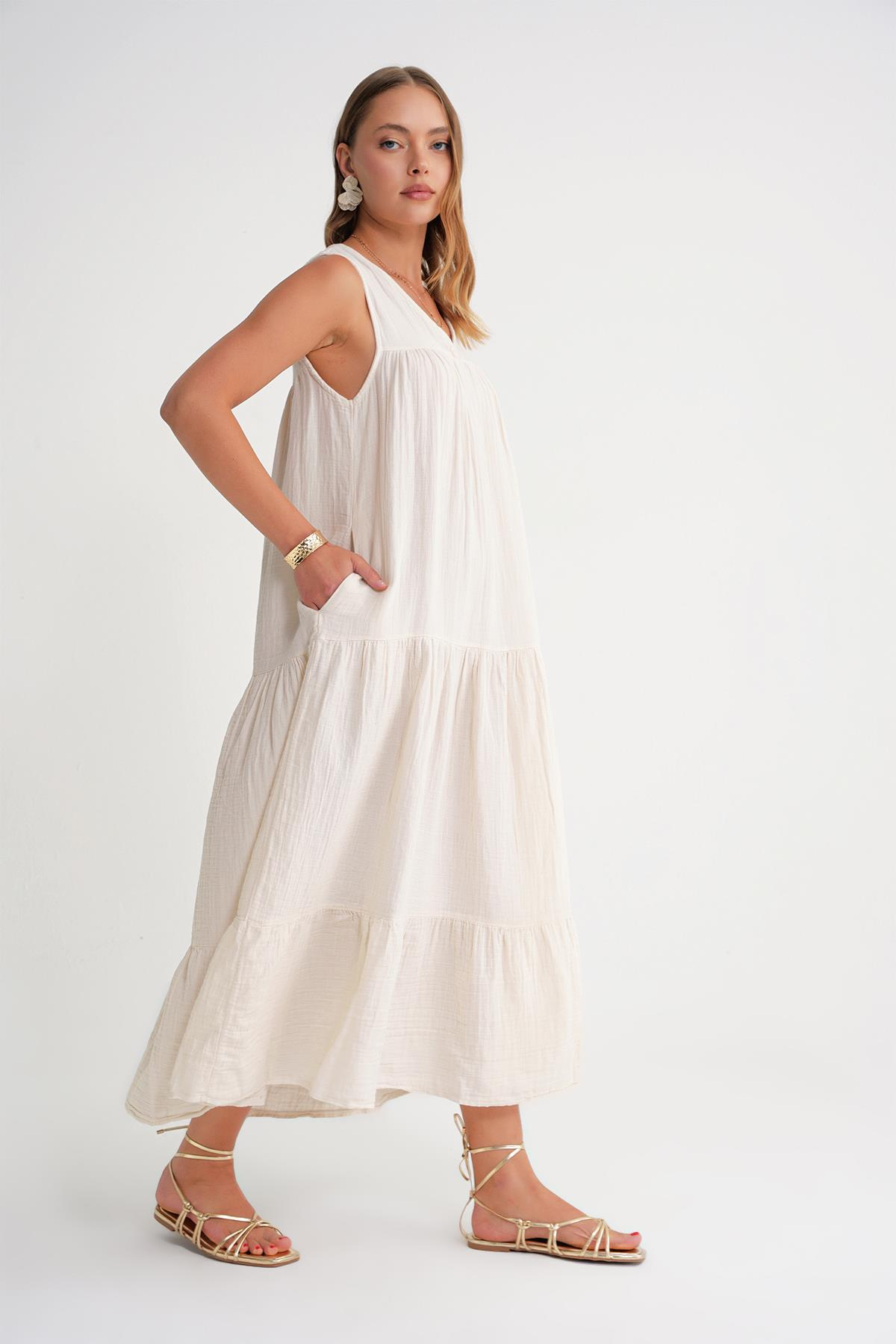 4673 Kadın Büzgü Detaylı Müslin Elbise Naturel