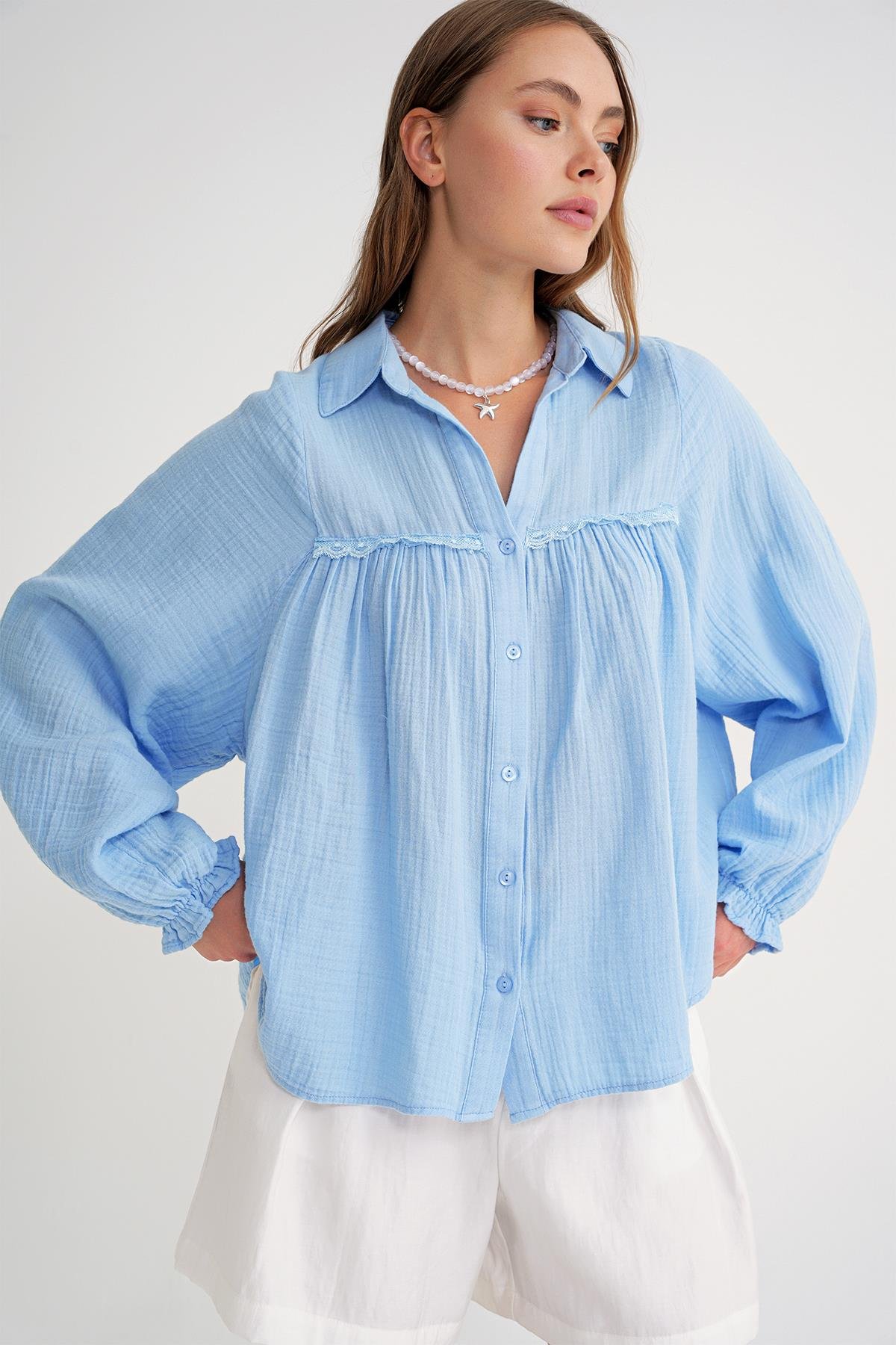 4677 Kadın Dantel Detaylı Müslin Gömlek Bebe Mavi