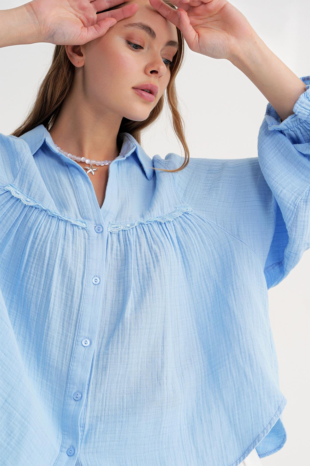 4677 Kadın Dantel Detaylı Müslin Gömlek Bebe Mavi