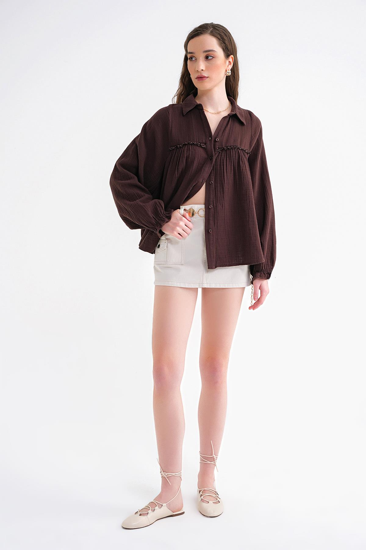 4677 Kadın Dantel Detaylı Müslin Gömlek Kahve