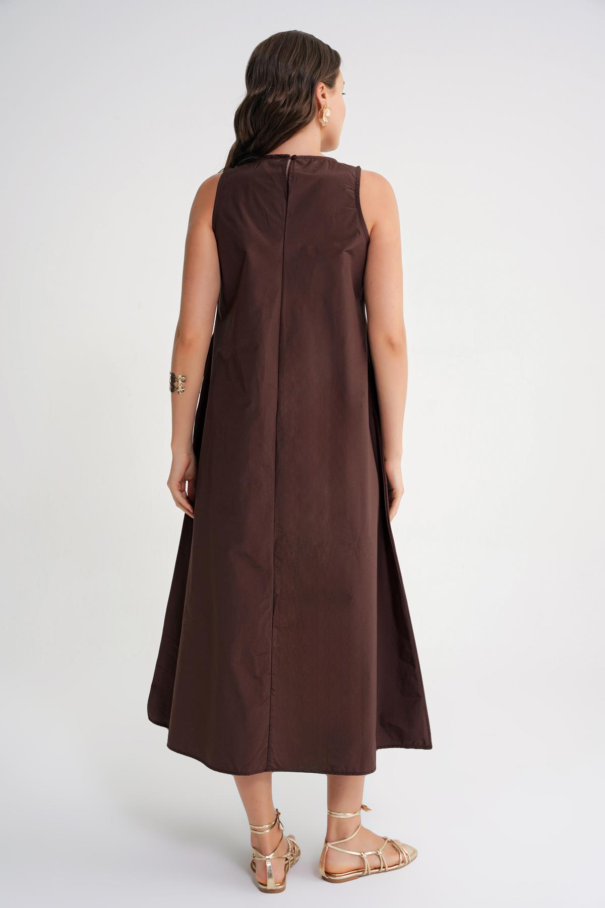 4690 Kadın Bisiklet Yaka Sıfır Kol Midi Paraşüt Elbise Kahve