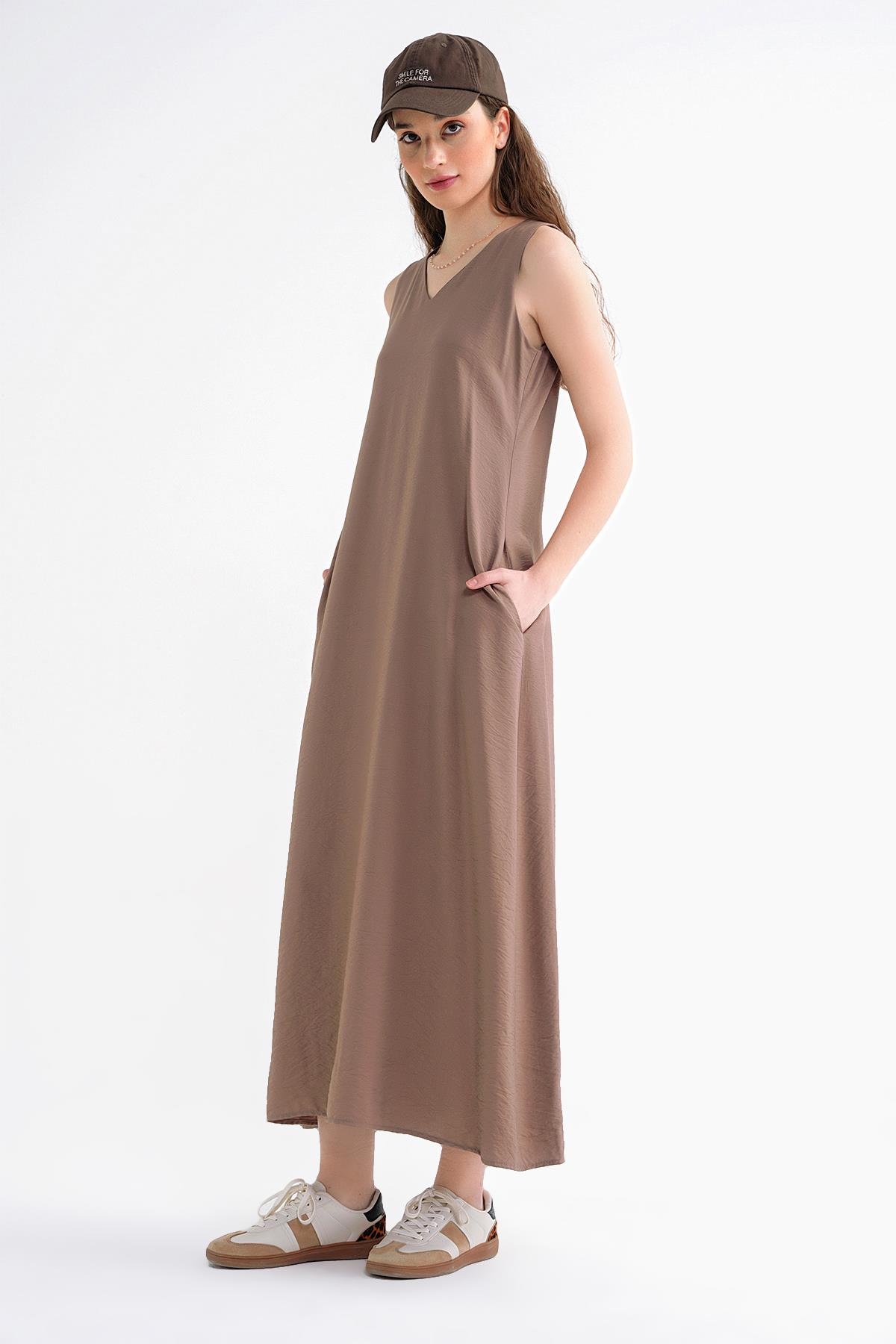 4694 Kadın Cepli V Yaka Uzun Basic Elbise Moka