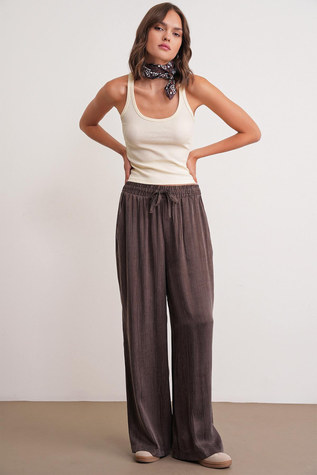 4697 Kadın Eskitme Bağcıklı Saten Palazzo Pantolon Kahve
