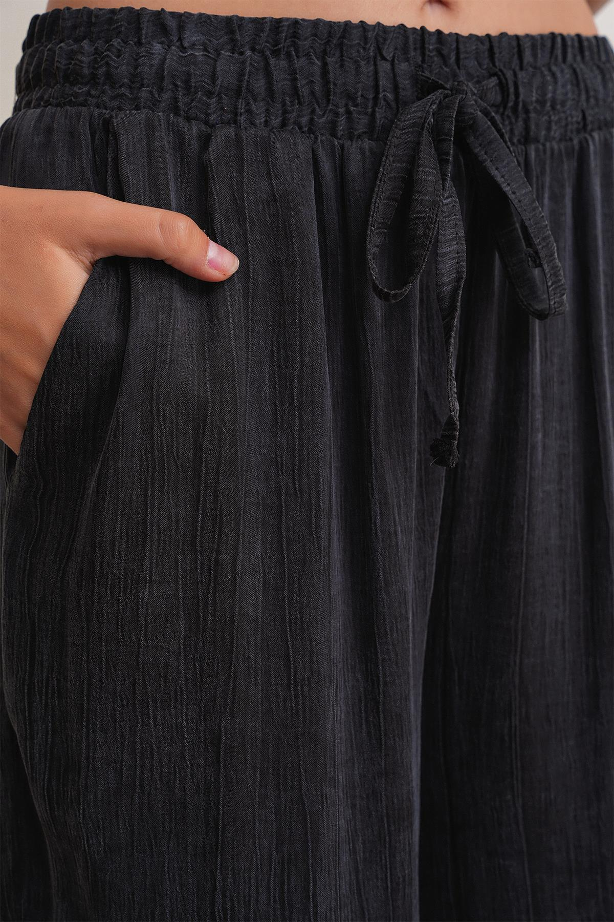 4697 Kadın Eskitme Bağcıklı Saten Palazzo Pantolon Siyah