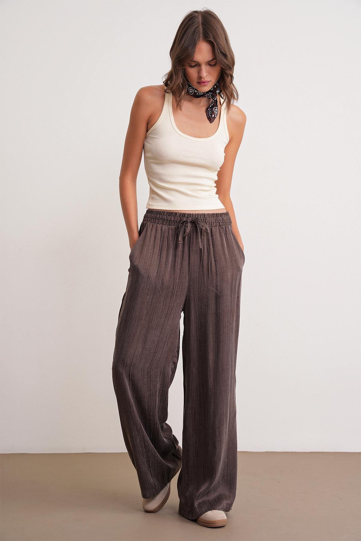 4697 Kadın Eskitme Bağcıklı Saten Palazzo Pantolon Kahve