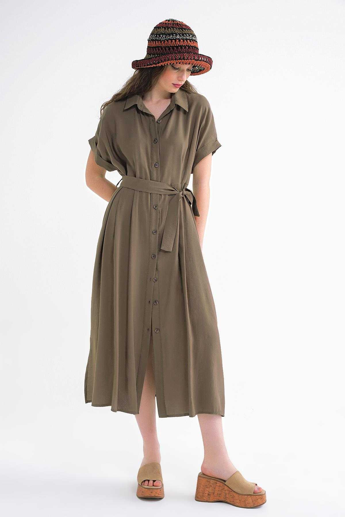 4699 Kadın Düşük Kol Düğmeli Kuşaklı Elbise Haki