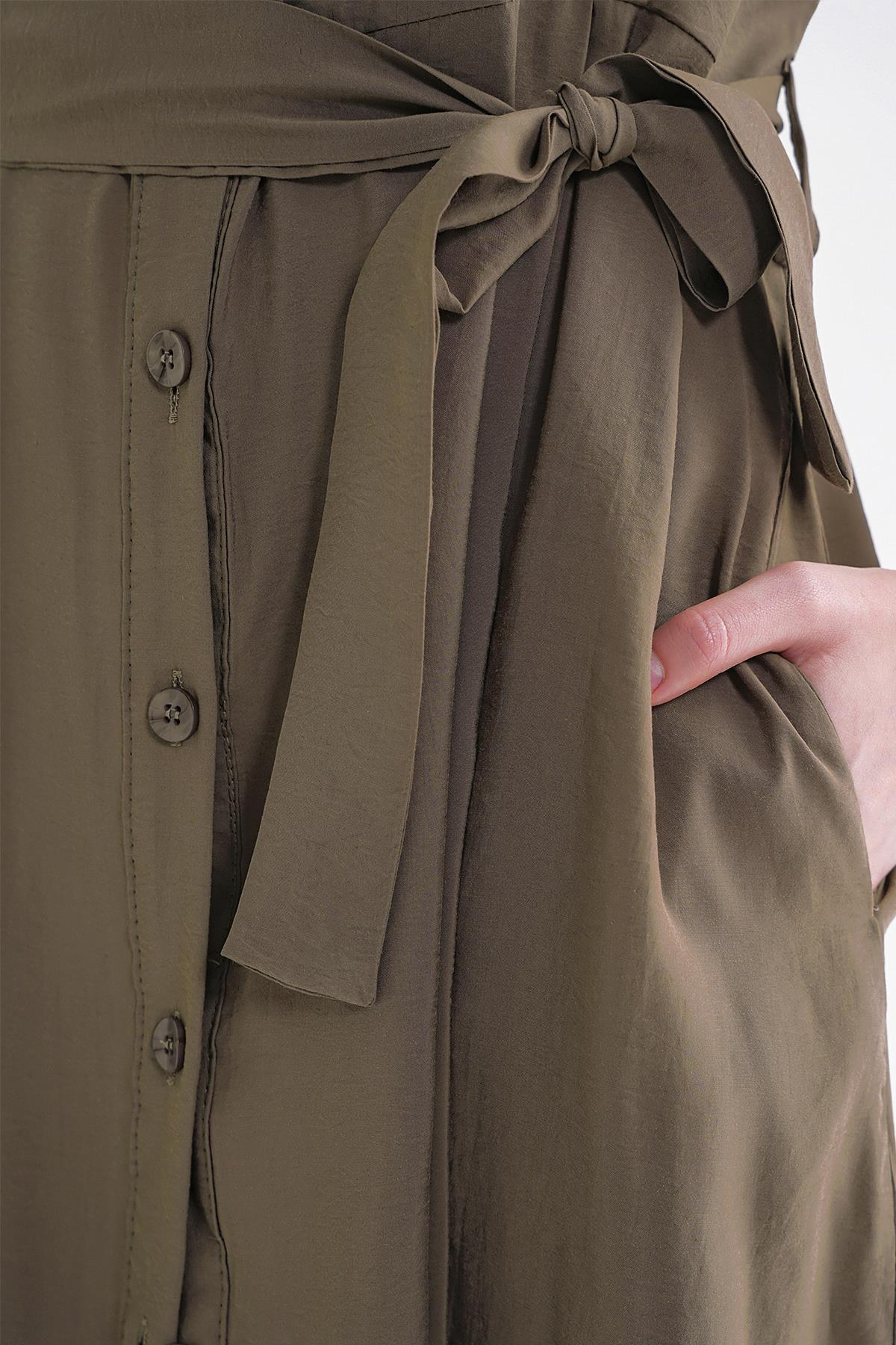 4699 Kadın Düşük Kol Düğmeli Kuşaklı Elbise Haki