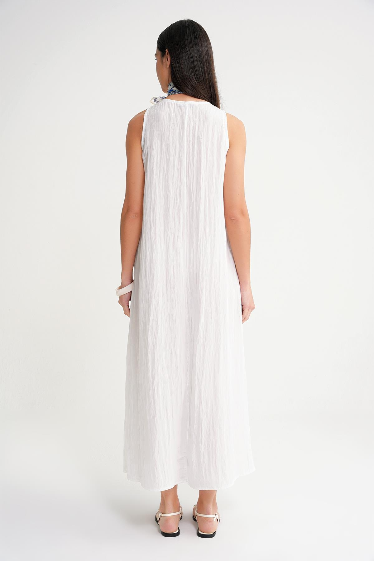 4700 Kadın V Yaka Önü Pileli Elbise Beyaz