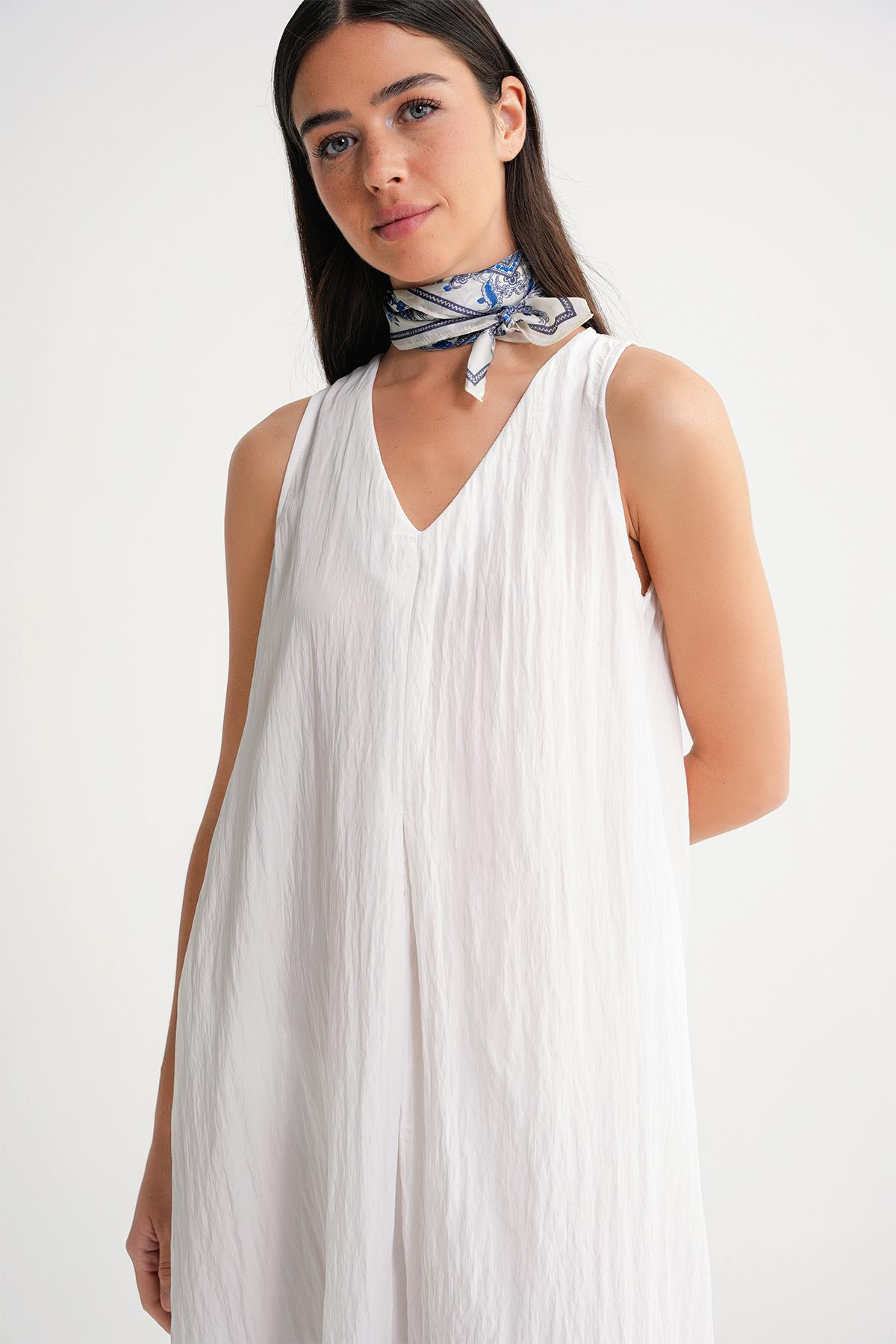 4700 Kadın V Yaka Önü Pileli Elbise Beyaz