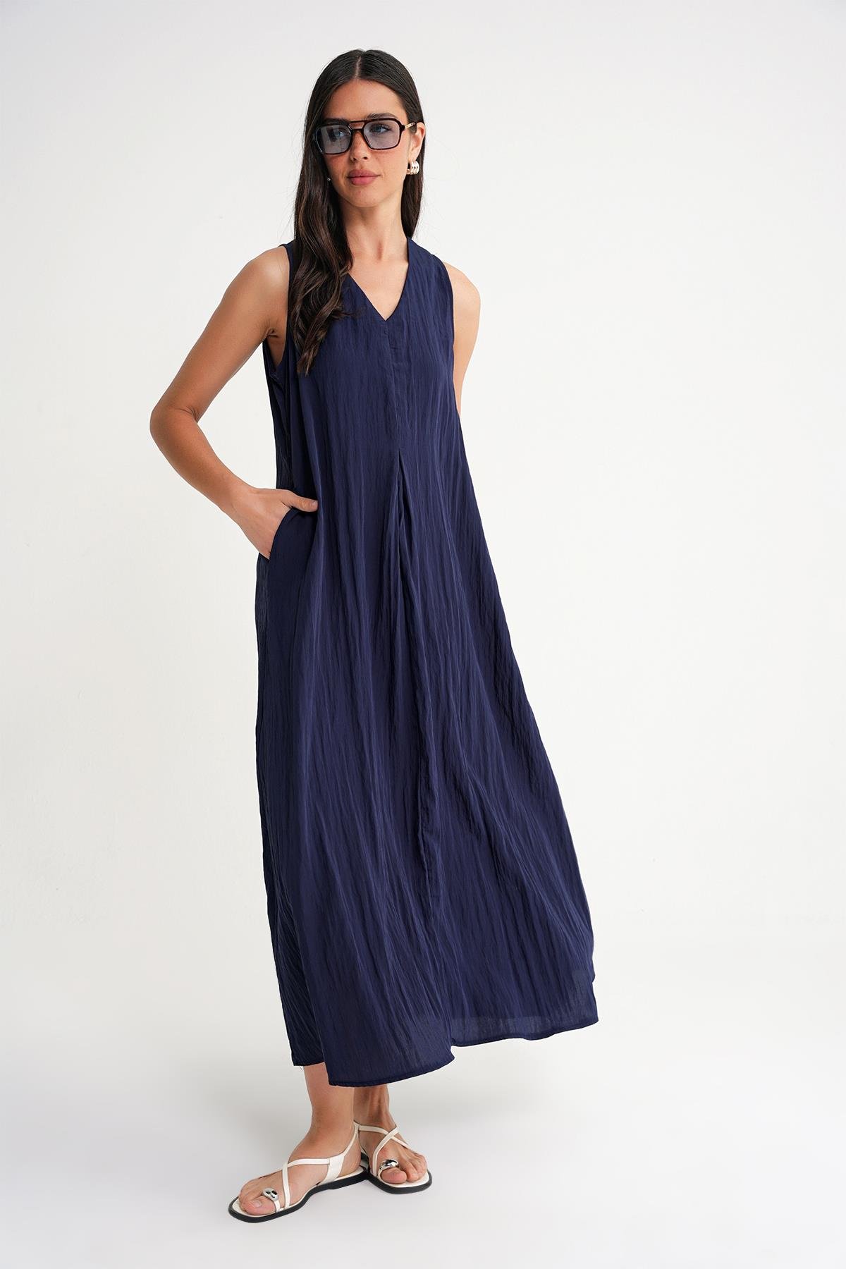 4700 Kadın V Yaka Önü Pileli Elbise Lacivert