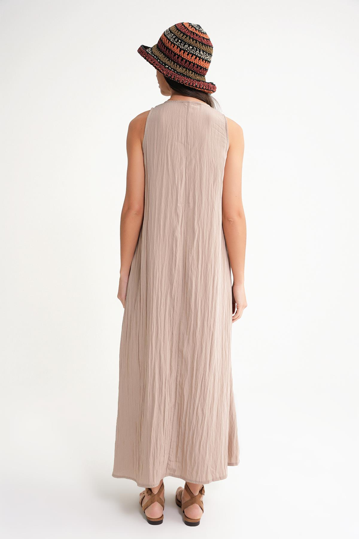 4700 Kadın V Yaka Önü Pileli Elbise Latte