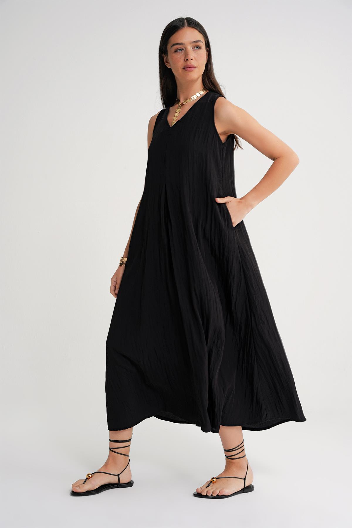 4700 Kadın V Yaka Önü Pileli Elbise Siyah