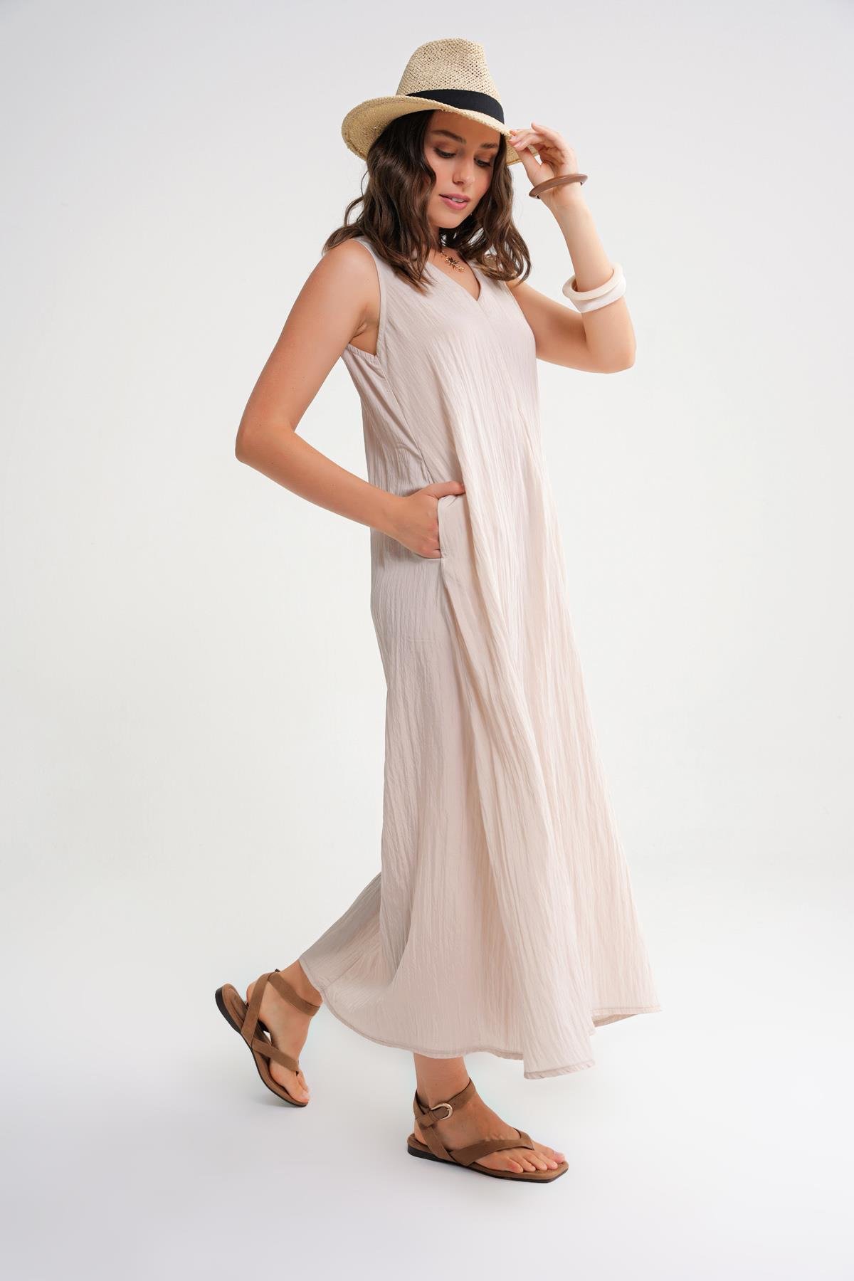 4700 Kadın V Yaka Önü Pileli Elbise Taş