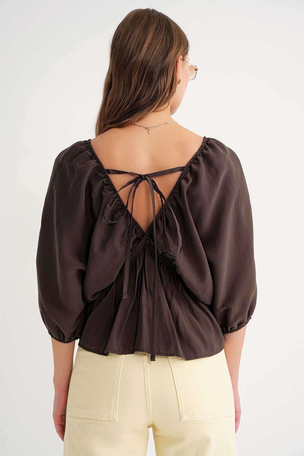 4703 Kadın V Yaka Lastikli Modal Bluz Kahve