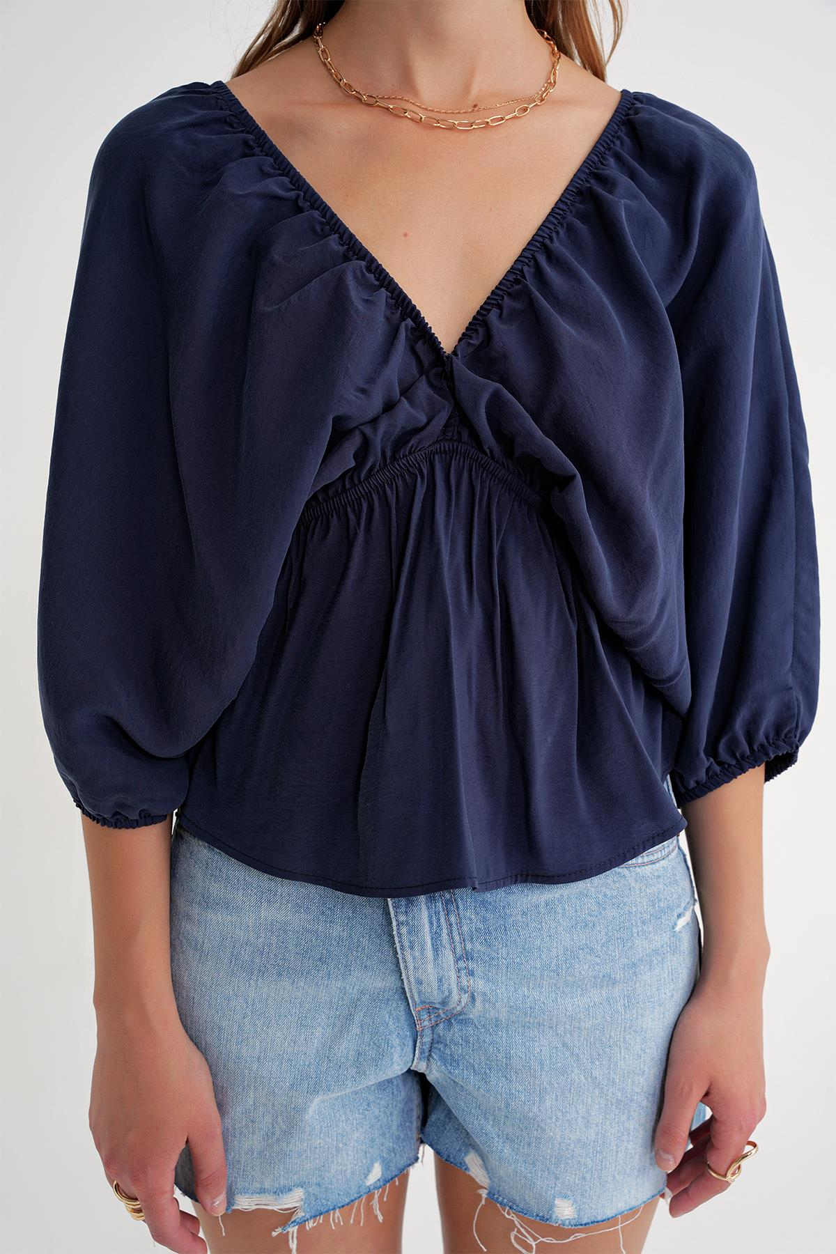 4703 Kadın V Yaka Lastikli Modal Bluz Lacivert