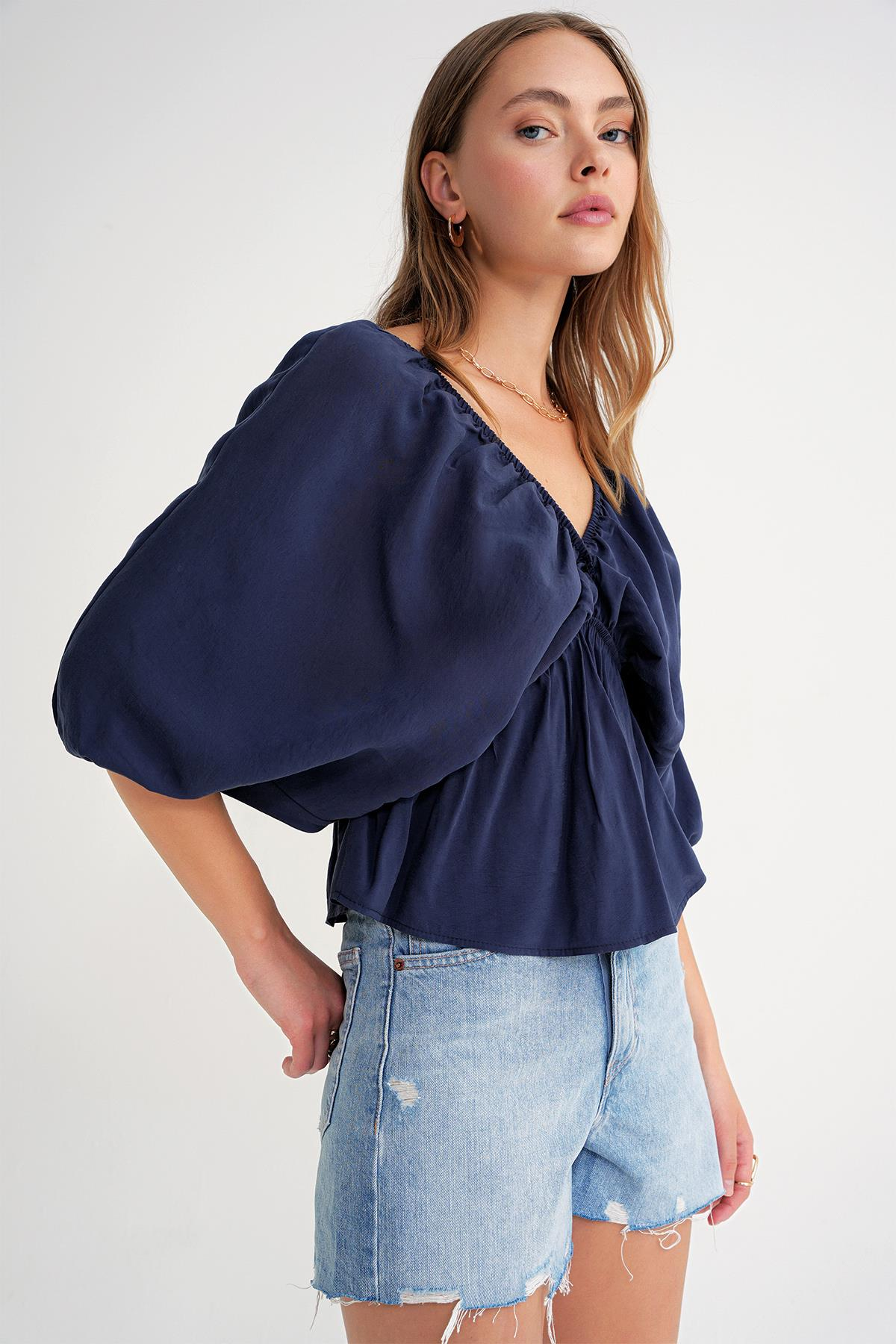 4703 Kadın V Yaka Lastikli Modal Bluz Lacivert