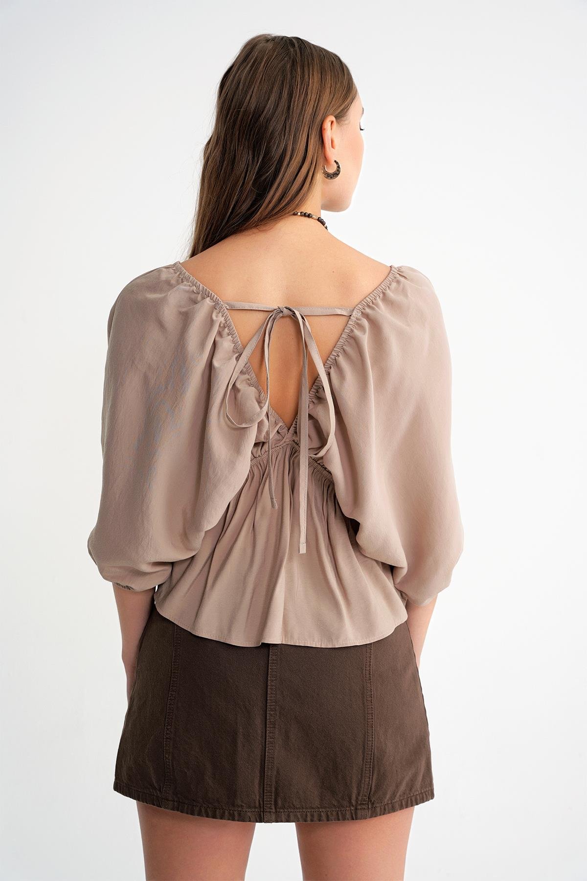 4703 Kadın V Yaka Lastikli Modal Bluz Toprak