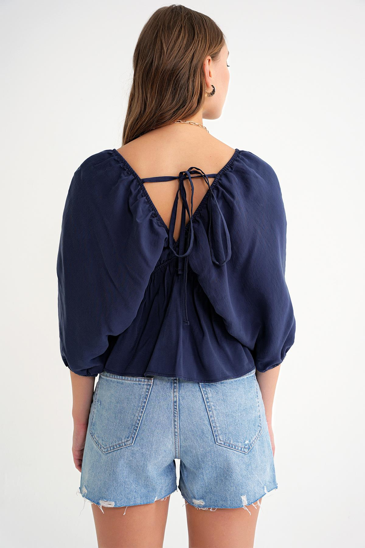 4703 Kadın V Yaka Lastikli Modal Bluz Lacivert