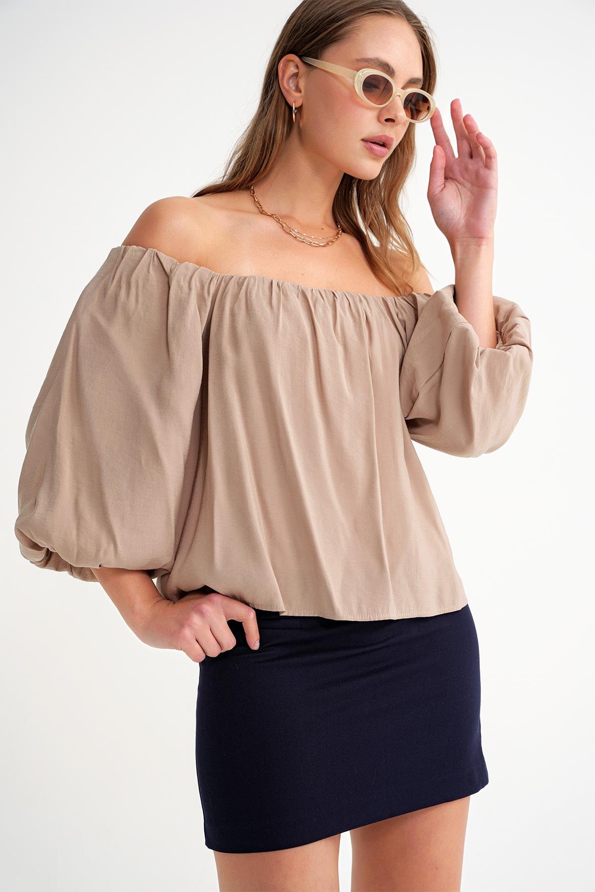 4706 Kadın Sırtı Açık Balon Kol Straplez Bluz Toprak