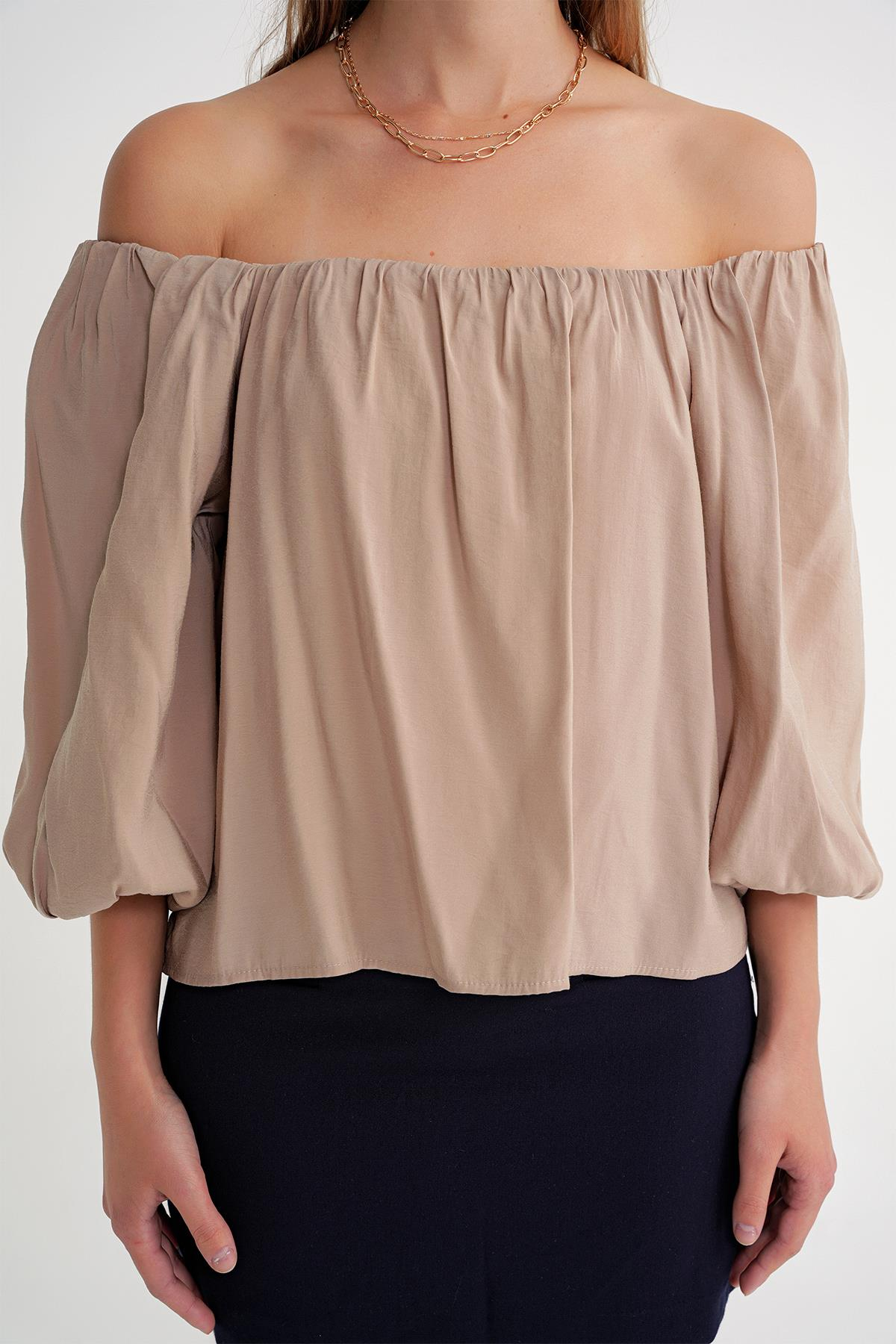 4706 Kadın Sırtı Açık Balon Kol Straplez Bluz Toprak