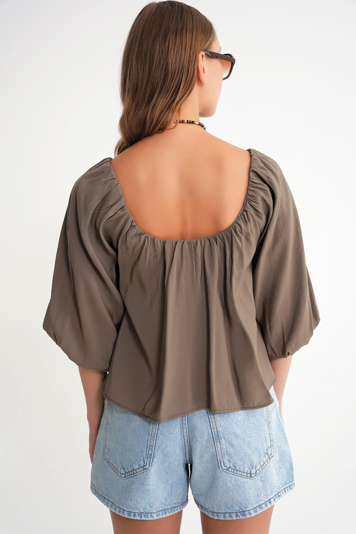 4706 Kadın Sırtı Açık Balon Kol Straplez Bluz Haki