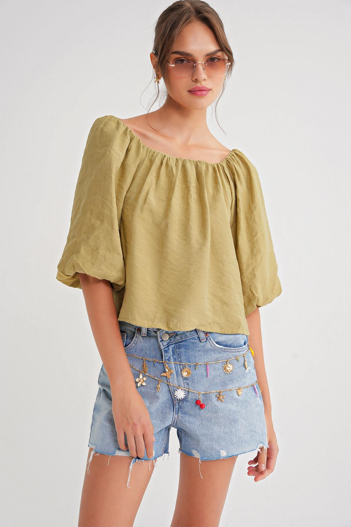 4706 Kadın Sırtı Açık Balon Kol Straplez Bluz Yağ Yeşili