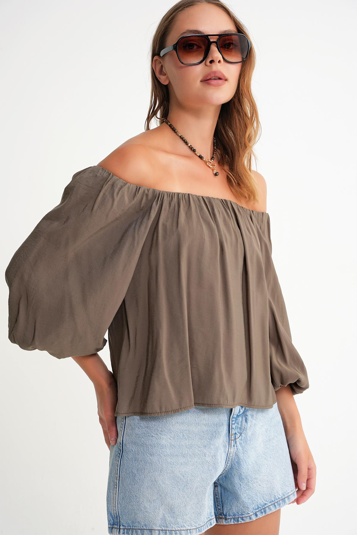 4706 Kadın Sırtı Açık Balon Kol Straplez Bluz Haki