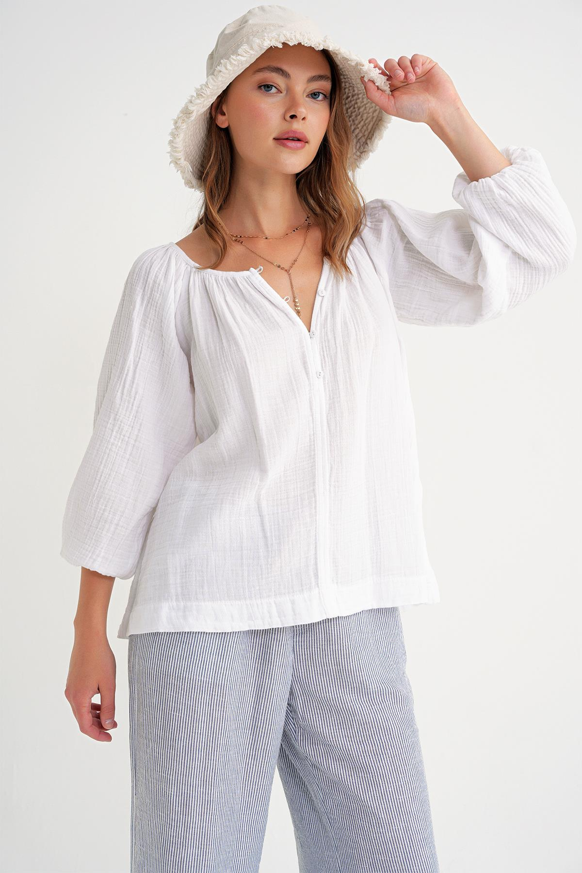 4707 Kadın Yakası Büzgülü Kolu Lastikli Bol Müslin Bluz Beyaz