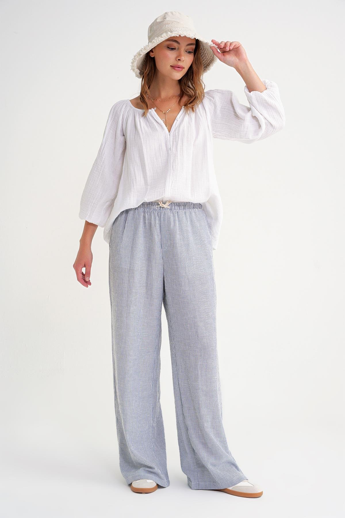 4707 Kadın Yakası Büzgülü Kolu Lastikli Bol Müslin Bluz Beyaz