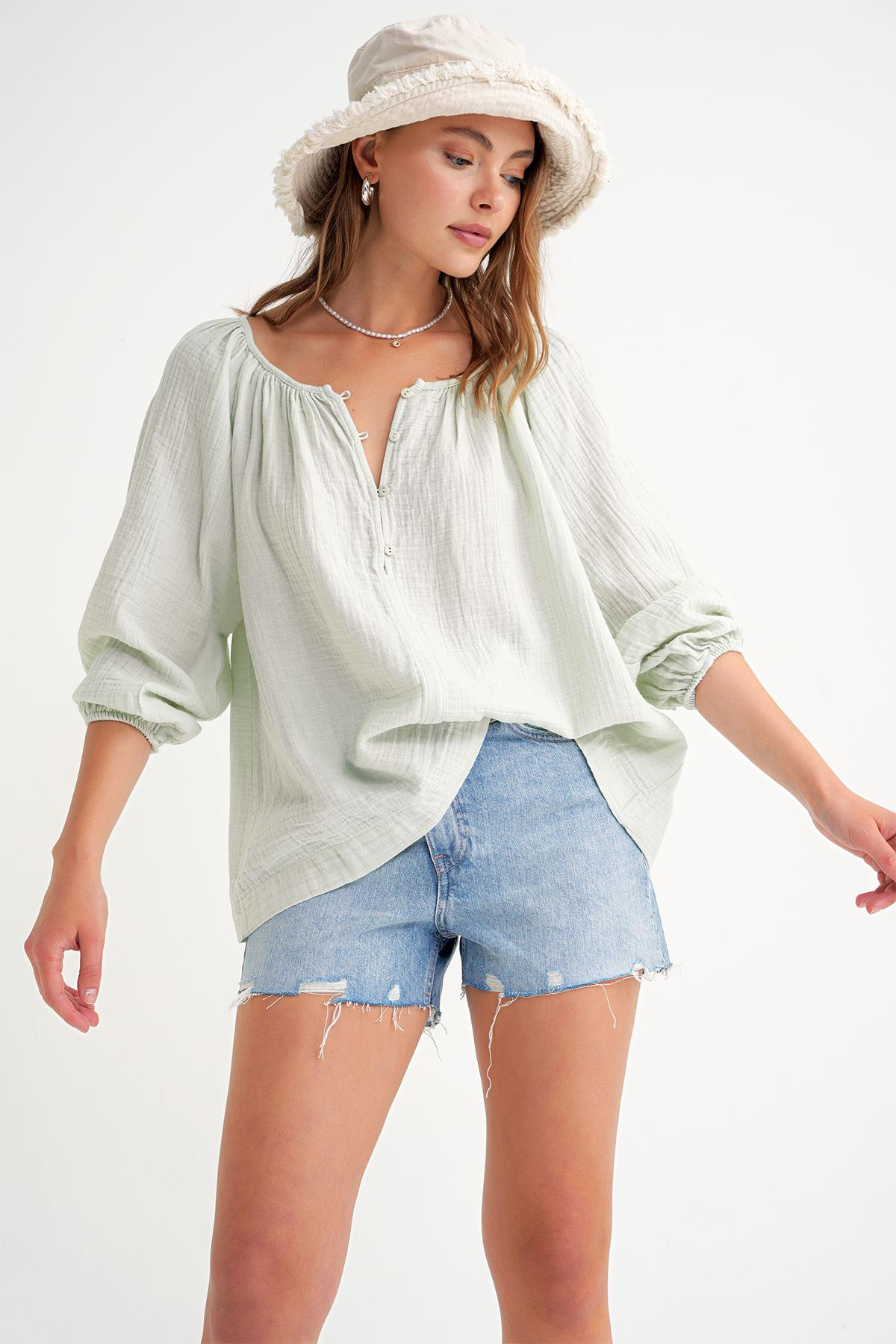 4707 Kadın Yakası Büzgülü Kolu Lastikli Bol Müslin Bluz Adaçayı