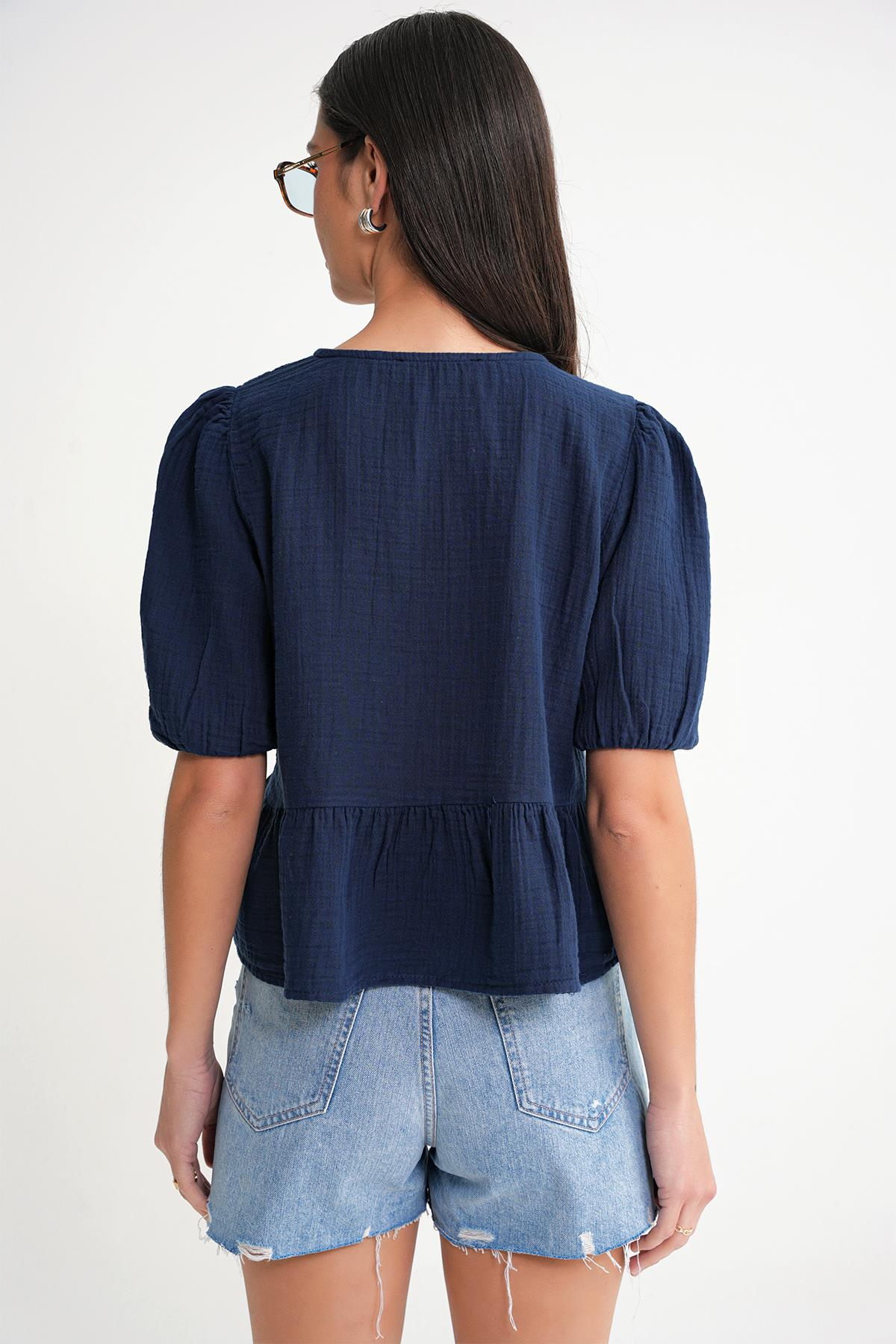 4713 Kadın Beli Büzgülü Kolu Lastikli Bol Müslin Bluz Lacivert