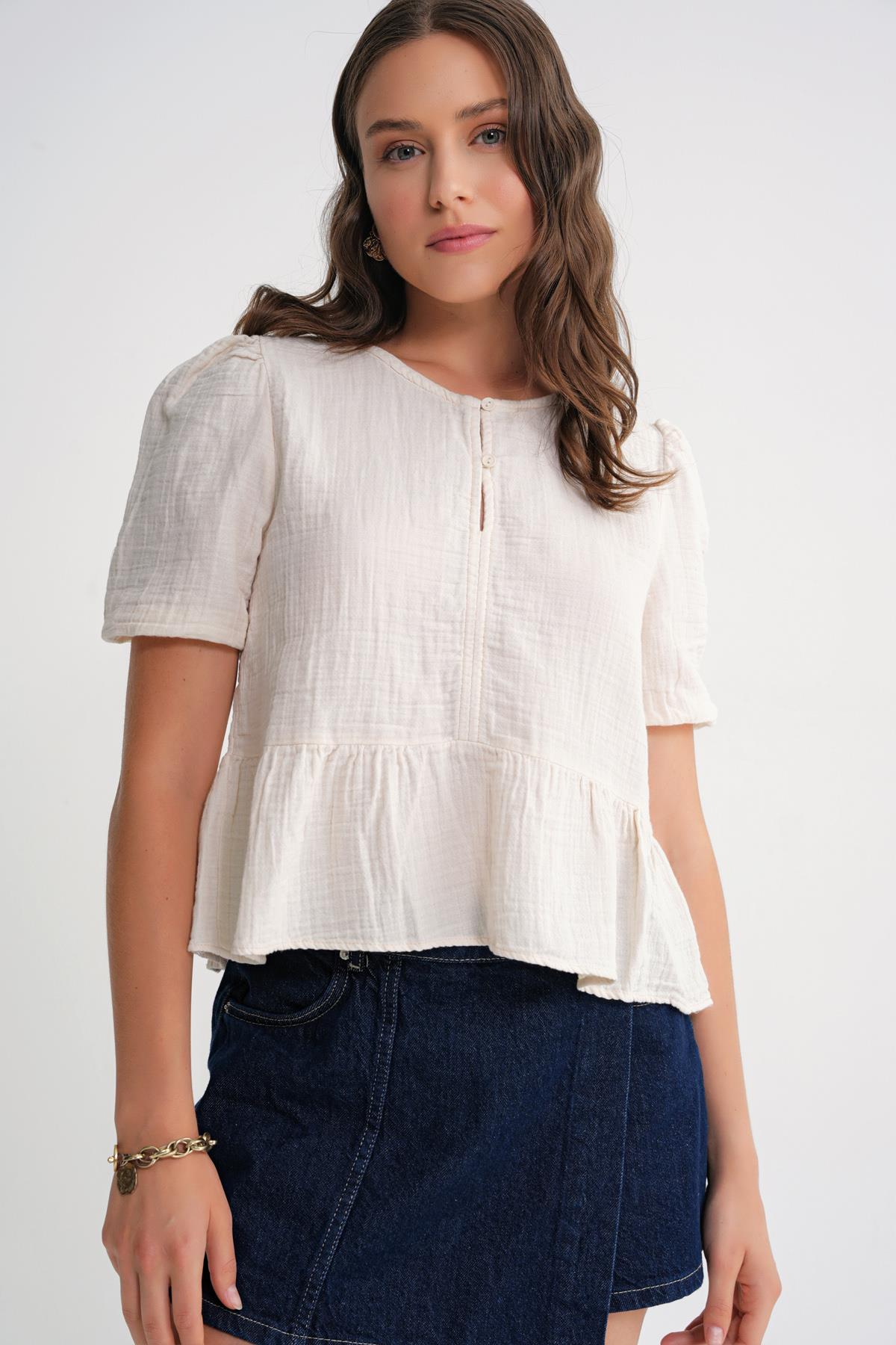 4713 Kadın Beli Büzgülü Kolu Lastikli Bol Müslin Bluz Naturel