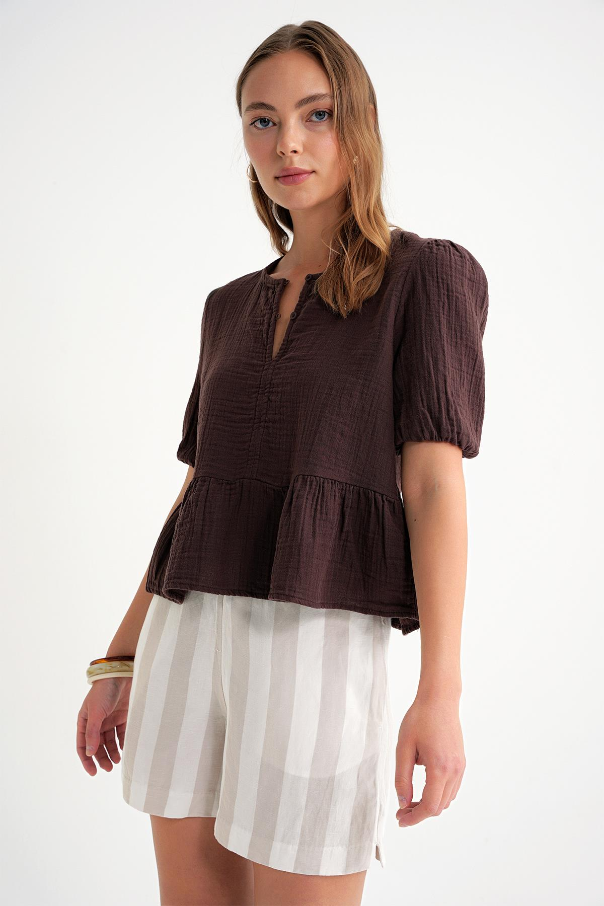 4713 Kadın Beli Büzgülü Kolu Lastikli Bol Müslin Bluz Kahve