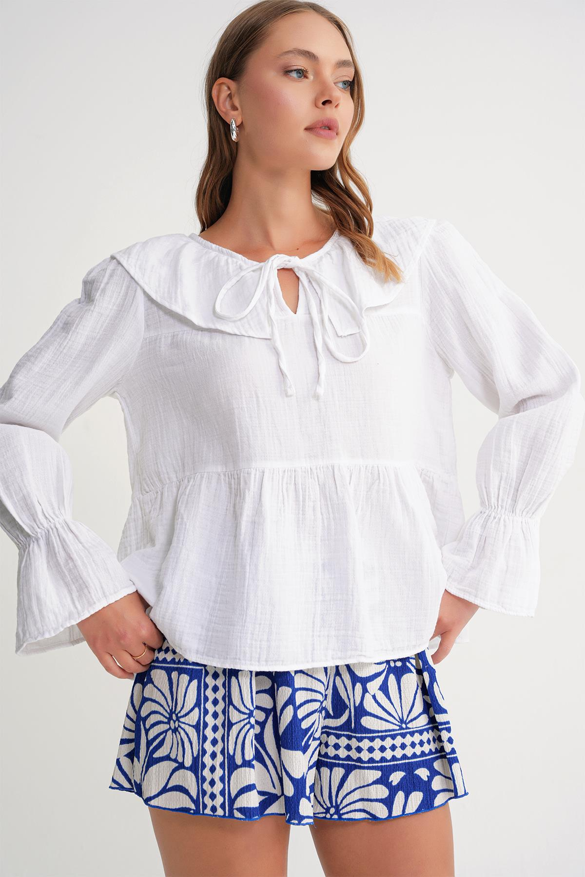 4714 Kadın Yakası Volanlı Bol Müslin Bluz Beyaz