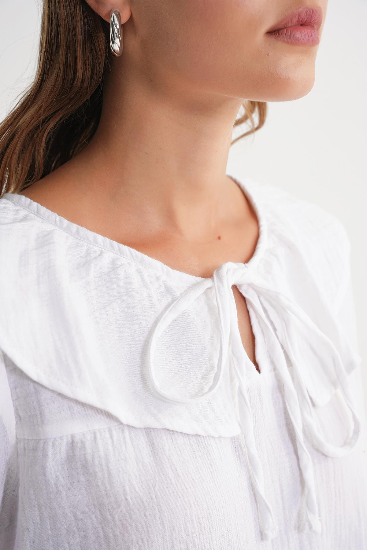 4714 Kadın Yakası Volanlı Bol Müslin Bluz Beyaz