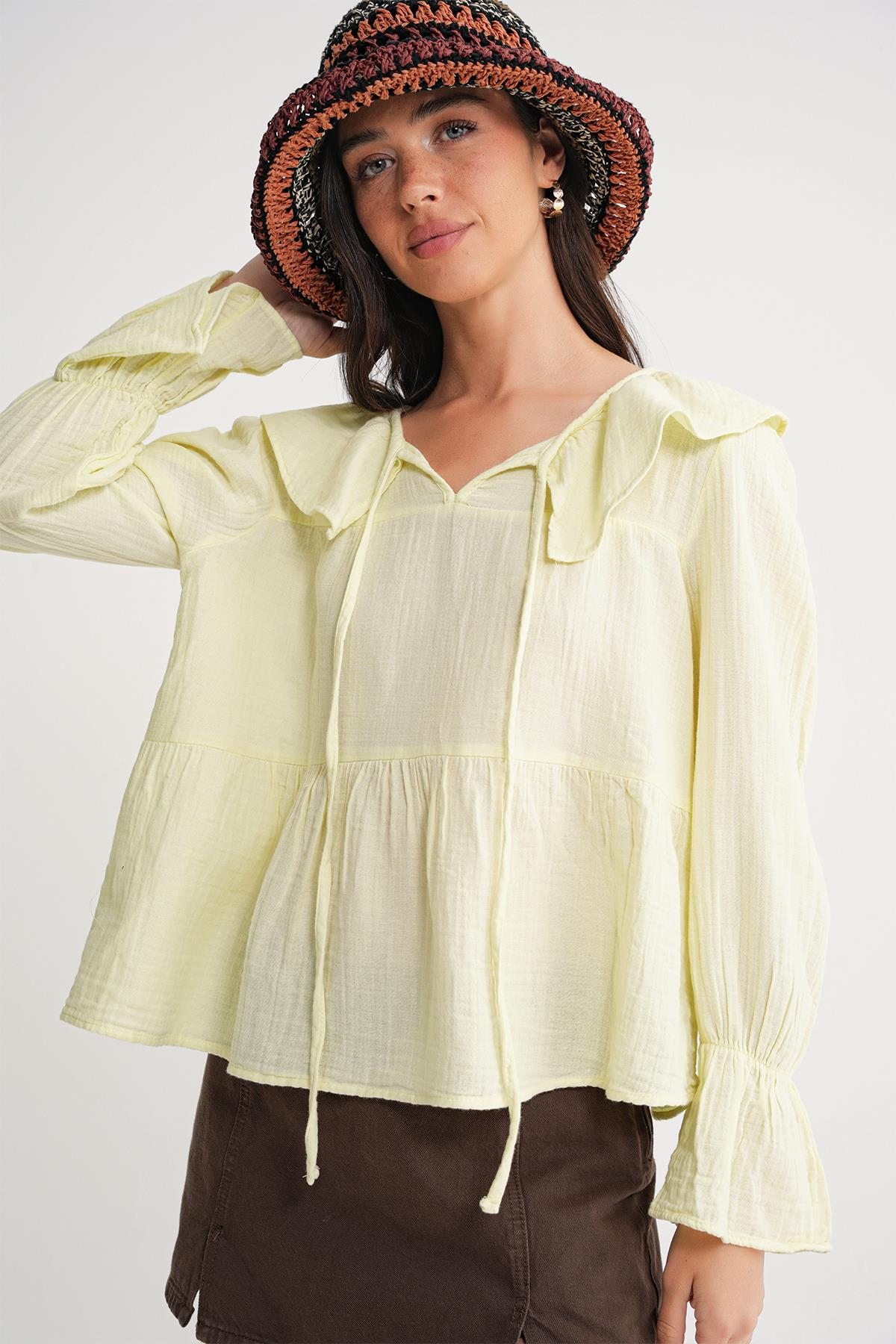 4714 Kadın Yakası Volanlı Bol Müslin Bluz Pastel Sarısı