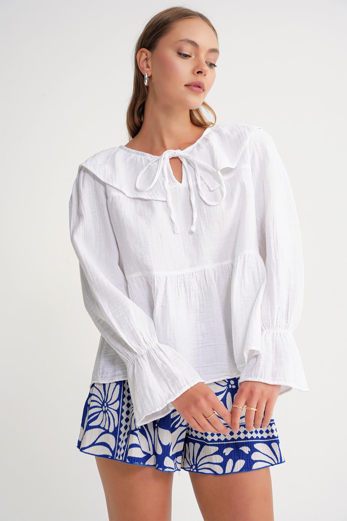 4714 Kadın Yakası Volanlı Bol Müslin Bluz Beyaz